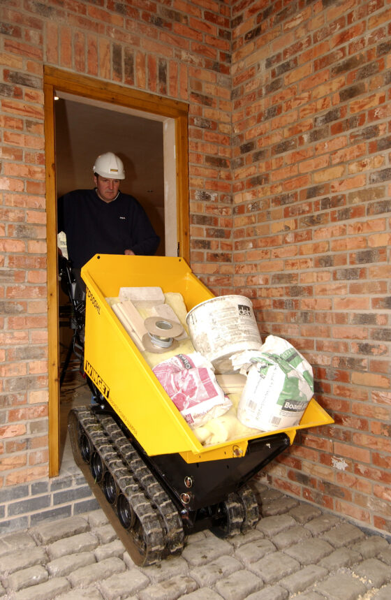 WINGET TRACKED-DUMPERS FIT THROUGH DOORWAY FEATURE